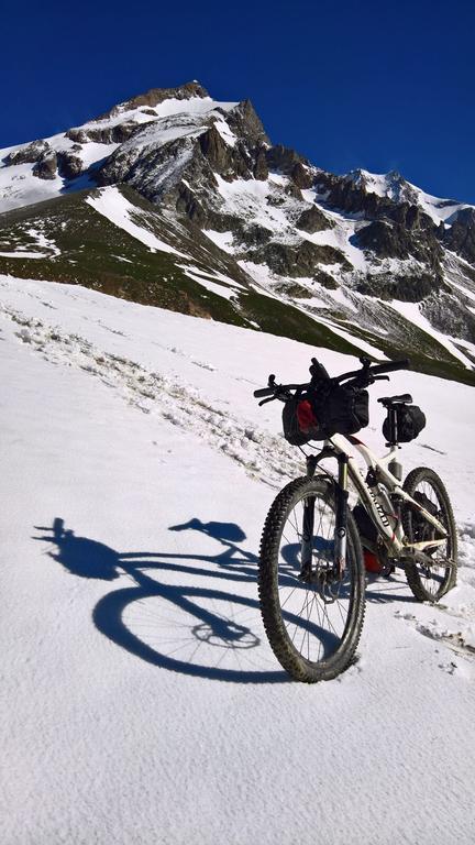 B&B Le Cloux La Thuile Bagian luar foto